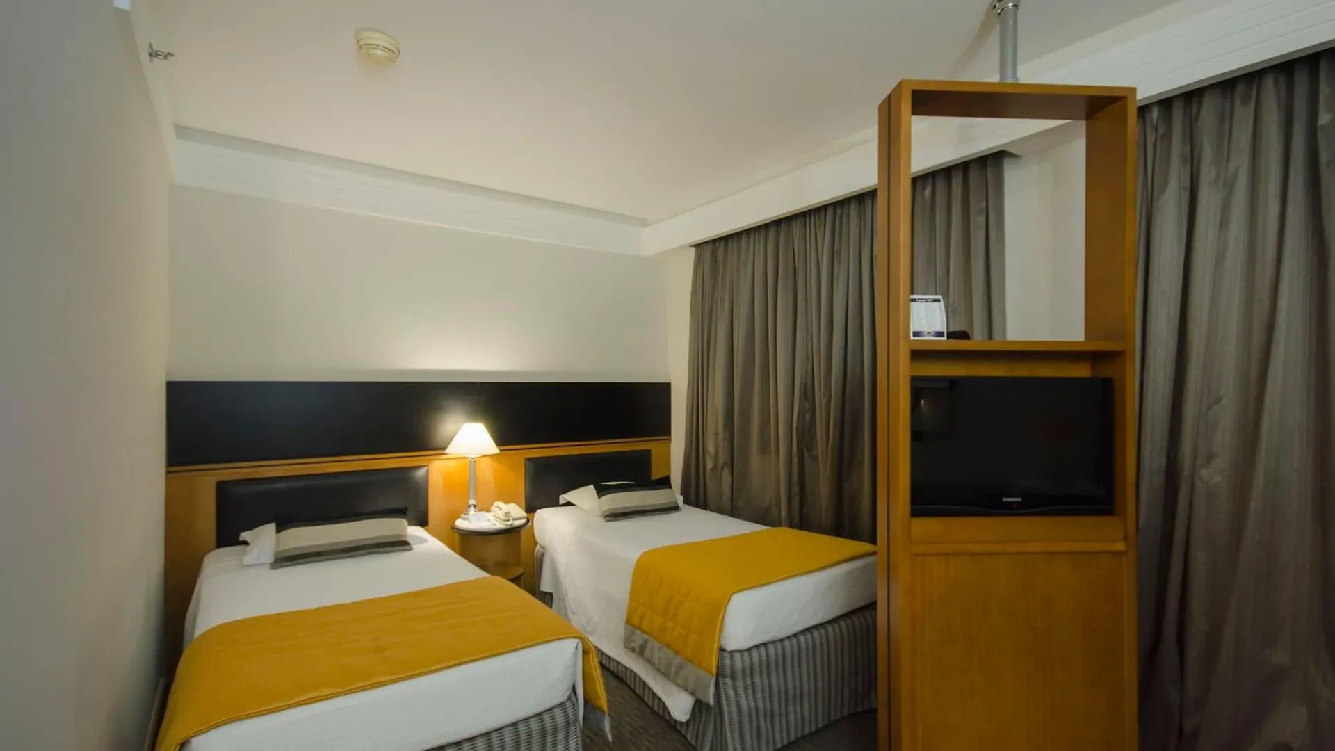 Hotel Estanplaza International São Paulo