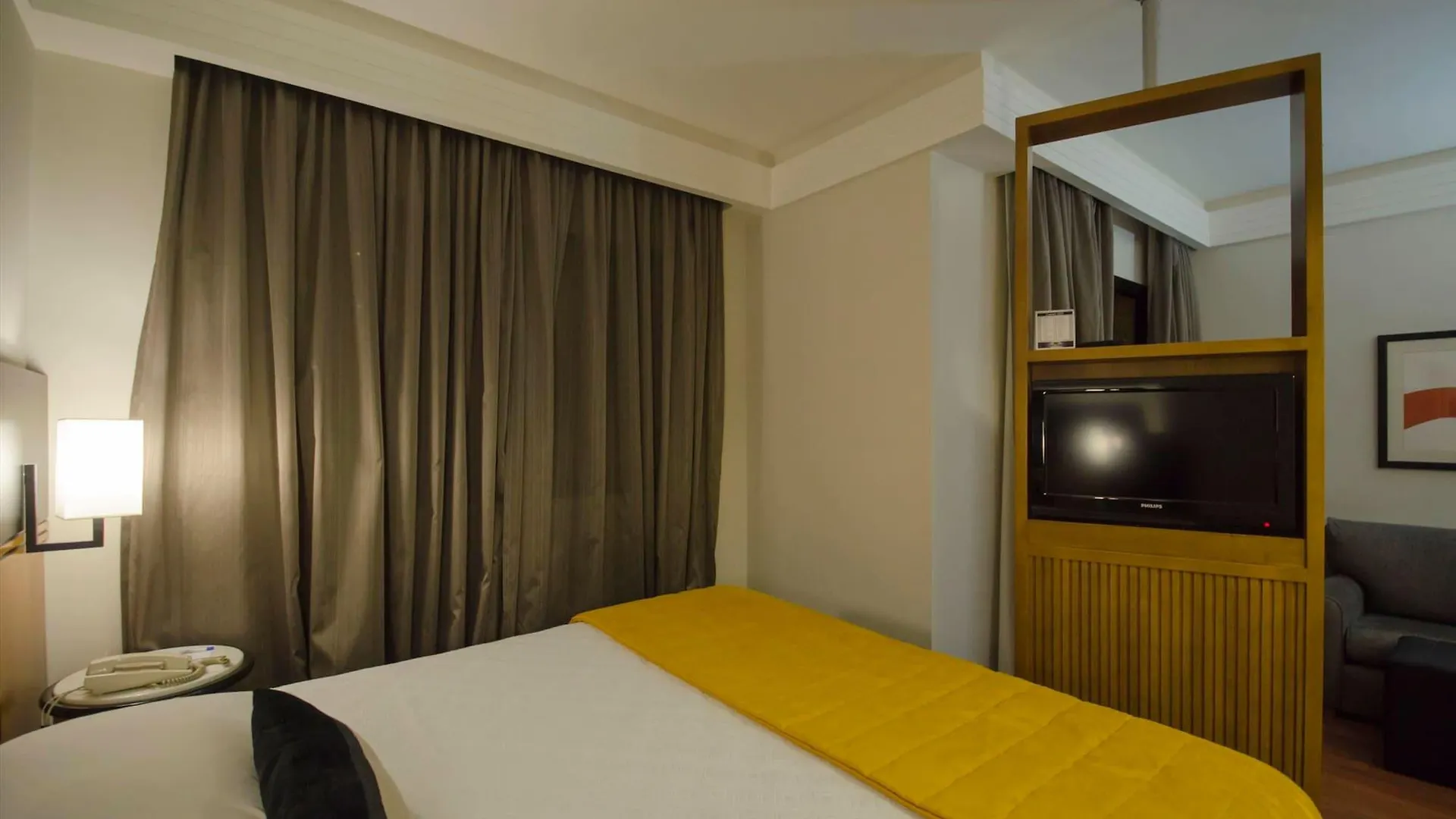 Estanplaza International Hotel São Paulo 4*,