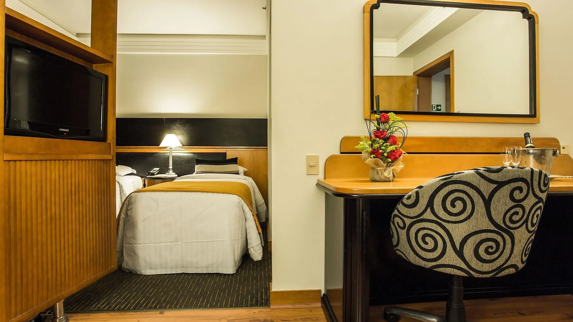 Estanplaza International Hotel São Paulo 4*,